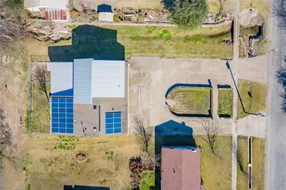 524 S Preston Street, Wolfe City, TX 75496 - Photo 4