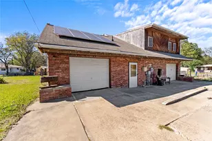 524 S Preston St, Wolfe City, TX 75496 - Photo 1