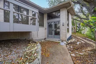 2001 Deepdale Dr, Westover Hills, TX 76107 - Photo 6