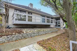 2001 Deepdale Dr, Westover Hills, TX 76107 - Photo 4