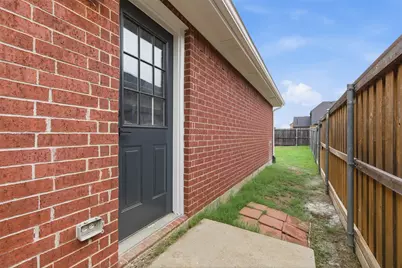2051 Sunny Side Drive, Little Elm, TX 75068 - Photo 36