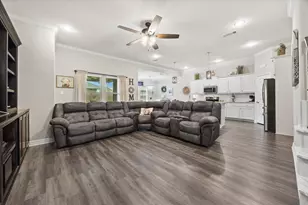 1010 Eva Dr, Greenville, TX 75402 - Photo 14