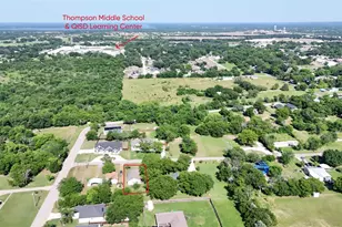 504 Edward St, Quinlan, TX 75474 - Photo 4
