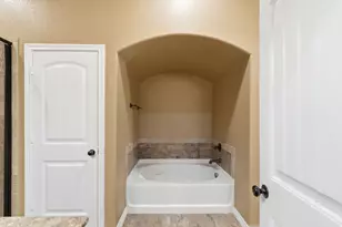 940 Elk Ridge Dr, Stephenville, TX 76401 - Photo 18