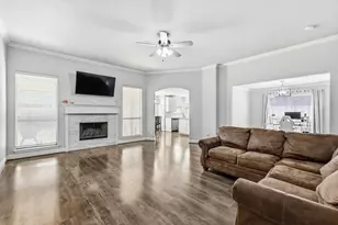 557 Jeffdale Dr, Burleson, TX 76028 - Photo 6