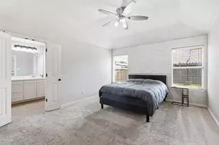 557 Jeffdale Dr, Burleson, TX 76028 - Photo 12