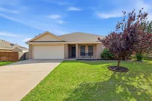 557 Jeffdale Dr, Burleson, TX 76028 - Photo 2