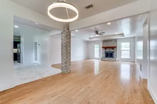 1323 Lark Ln, Lewisville, TX 75077 - Photo 4