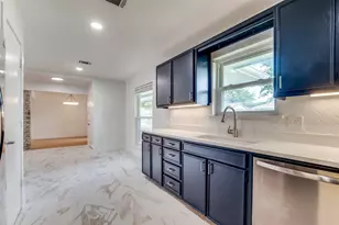 1323 Lark Ln, Lewisville, TX 75077 - Photo 14