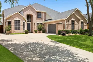 8010 Kings Ct, Rowlett, TX 75089 - Photo 2