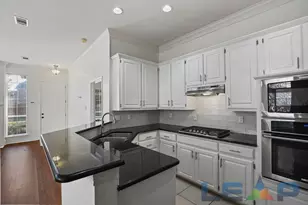 8704 Moss Hill Rd, Irving, TX 75063 - Photo 12
