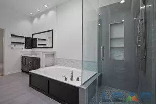 8704 Moss Hill Rd, Irving, TX 75063 - Photo 10