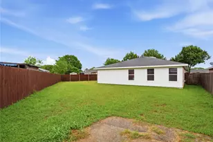9307 Crimnson Ct, Dallas, TX 75217 - Photo 20