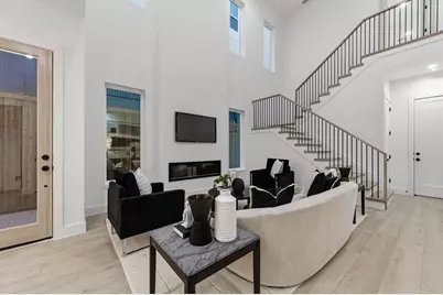 815 Bayonne Street, Dallas, TX 75212 - Photo 2