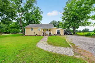 610 Crooked Creek Rd, Edgewood, TX 75117 - Photo 2
