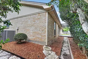 4083 Hidden View Cir, Fort Worth, TX 76109 - Photo 4