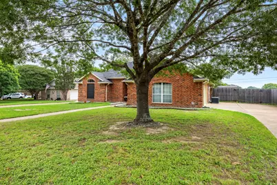 856 Tahoe Trail Drive, Hewitt, TX 76643 - Photo 2