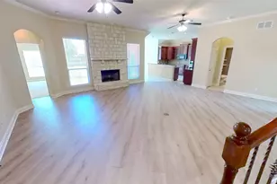 4504 Woodcrest Ln, Mansfield, TX 76063 - Photo 6