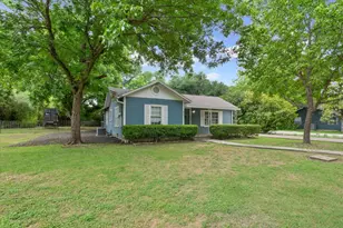 802 Avenue A, Valley Mills, TX 76689 - Photo 2