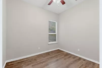 824 E Maddox Avenue, Fort Worth, TX 76104 - Photo 20