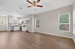 824 E Maddox Ave, Fort Worth, TX 76104 - Photo 12