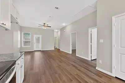 824 E Maddox Avenue, Fort Worth, TX 76104 - Photo 18
