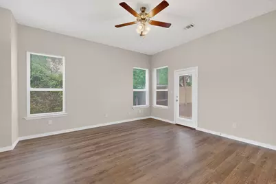 824 E Maddox Avenue, Fort Worth, TX 76104 - Photo 10