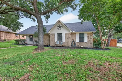 1405 Casa Linda Street, Ennis, TX 75119 - Photo 2