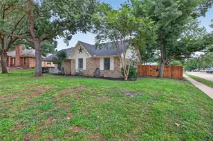 1405 Casa Linda St, Ennis, TX 75119 - Photo 4