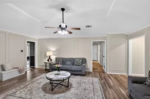 1405 Casa Linda St, Ennis, TX 75119 - Photo 4