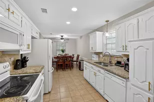 1405 Casa Linda St, Ennis, TX 75119 - Photo 12