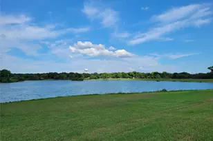 1405 Casa Linda St, Ennis, TX 75119 - Photo 38
