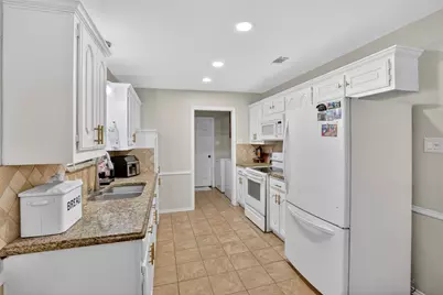1405 Casa Linda Street, Ennis, TX 75119 - Photo 8
