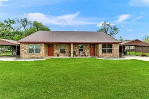 502 E Hughes St, Collinsville, TX 76233 - Photo 2