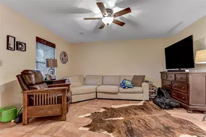502 E Hughes Street, Collinsville, TX 76233 - Photo 10