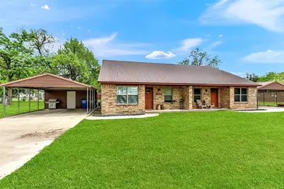 502 E Hughes Street, Collinsville, TX 76233 - Photo 1