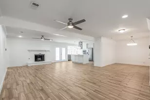 13147 Rosser Rd, Farmers Branch, TX 75244 - Photo 4