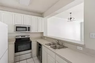 121 Wildwood Ct, Grapevine, TX 76051 - Photo 6