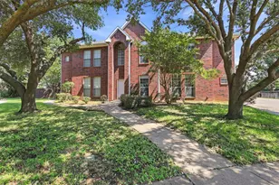 121 Wildwood Ct, Grapevine, TX 76051 - Photo 1