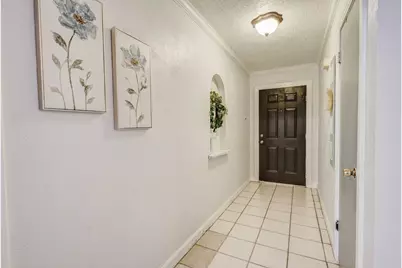 509 E Phillip Court, Grand Prairie, TX 75051 - Photo 4