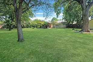 509 E Phillip Ct, Grand Prairie, TX 75051 - Photo 26