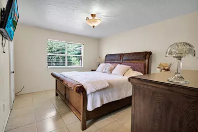 509 E Phillip Court, Grand Prairie, TX 75051 - Photo 16