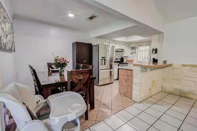 509 E Phillip Court, Grand Prairie, TX 75051 - Photo 10