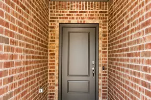 8381 Rockhopper Ln, Garland, TX 75043 - Photo 2
