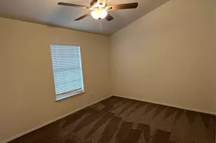 3045 Navarro Ln, Grand Prairie, TX 75052 - Photo 10