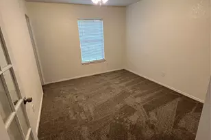 3045 Navarro Ln, Grand Prairie, TX 75052 - Photo 2