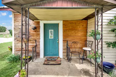 334 N Knox Street, Jacksboro, TX 76458 - Photo 2