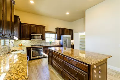878 Hatton Sumner Place, Arlington, TX 76005 - Photo 4