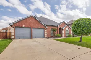 2731 Vela, Grand Prairie, TX 75054 - Photo 1