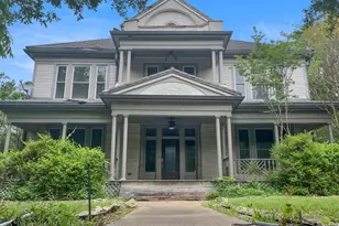 402 E Grand St, Whitewright, TX 75491 - Photo 1